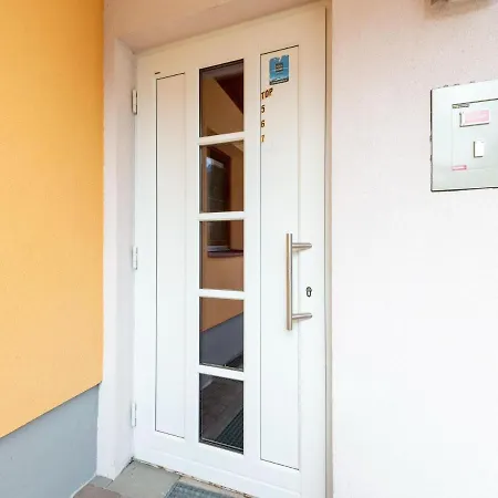 Alluring In L Ngenfeld With Balcony شقة لانغنفلد